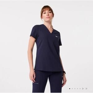 FIGS Women’s Catarina One Pocket Scrub Top Navy V-Neck Short Sleeve Size L NWT‎